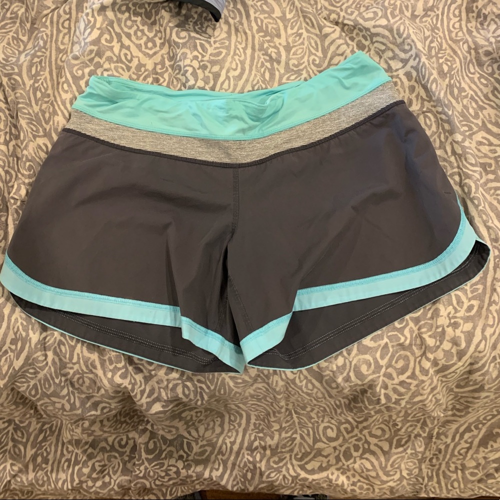 Size 6 Lulu shorts!